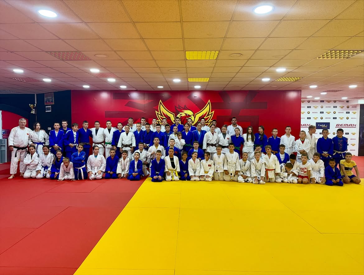 Judo Club Ippon — takmičari i treneri na tatamiju